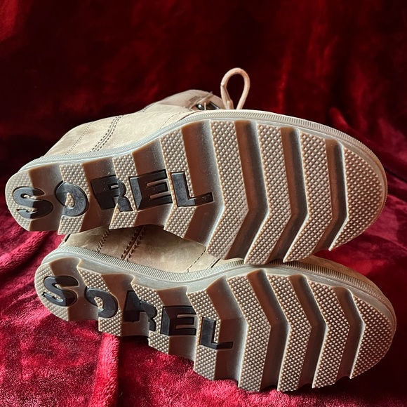 Sorel Joan of Arctic tan wedge boots gently worn - Picture 3 of 6